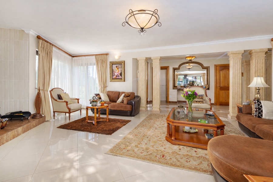 5 Bedroom Property for Sale in Caribbean Beach Club North West